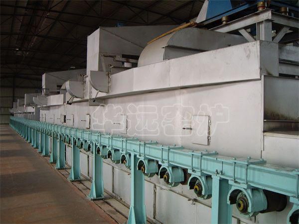 Photovoltaic ultra white glass furnace